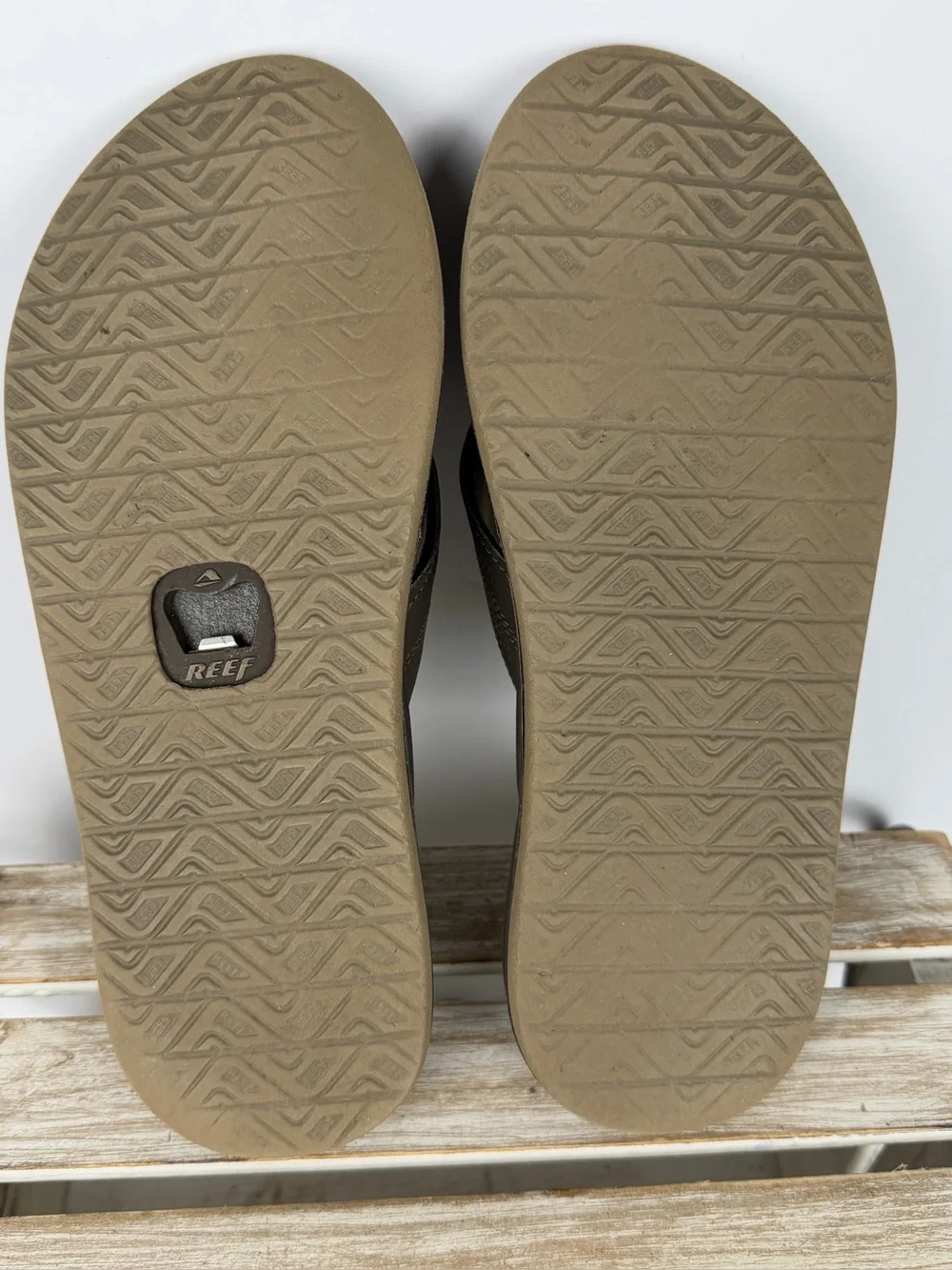 Reef Element TQT Flip-Flops textured synthetic straps men’s size 10